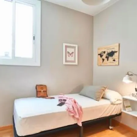 Daire Bebarceloner Eixample - 4 Bedrooms